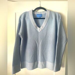 Alice Walk cashmere v-neck sweater in Ice blue.